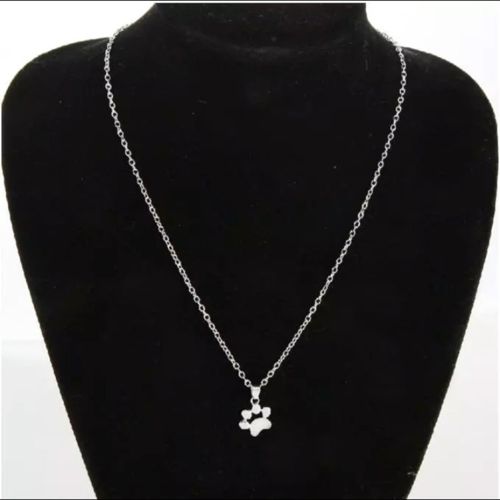 ♡ Paw Necklace - Picture 6 of 8